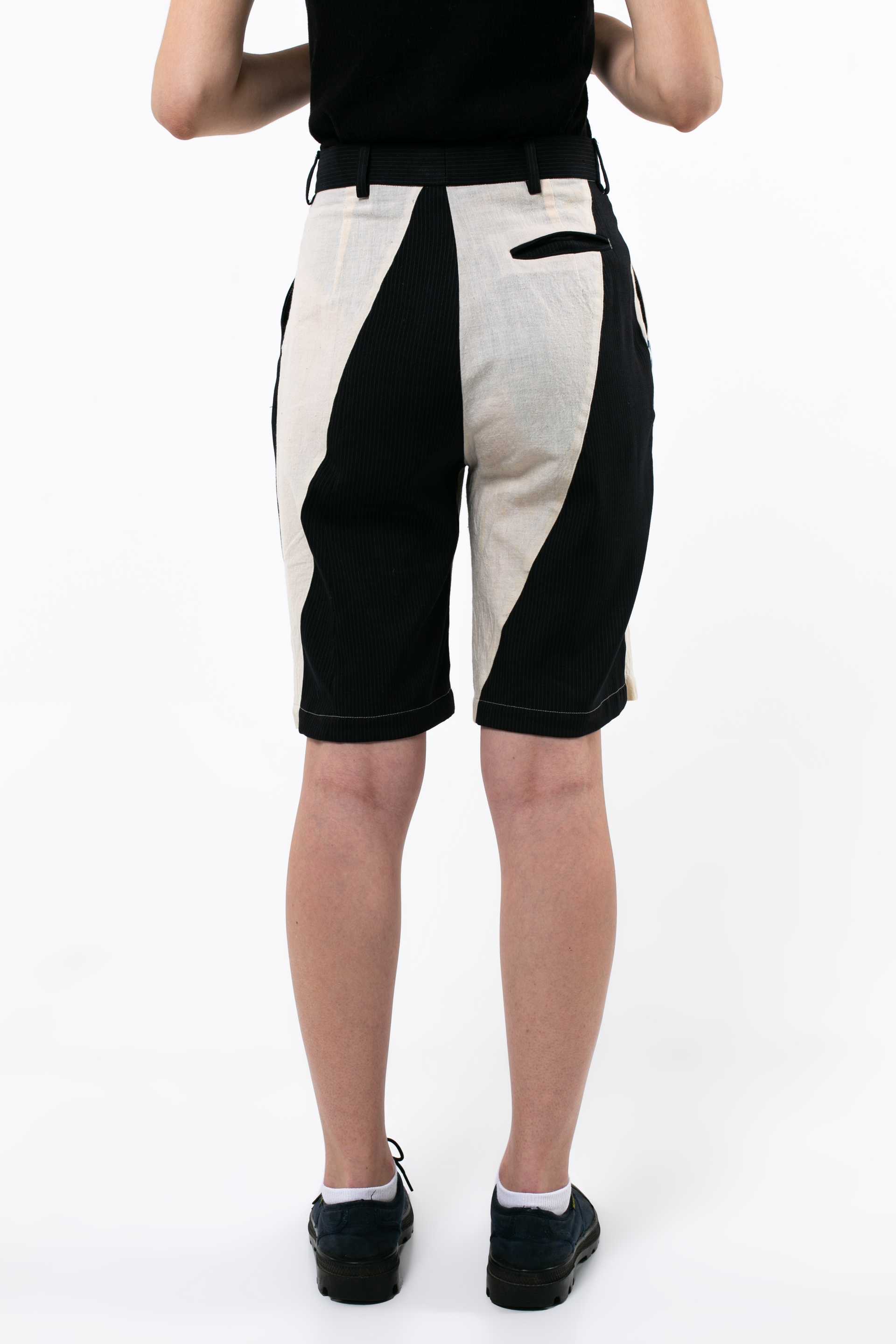 Diagonal shorts